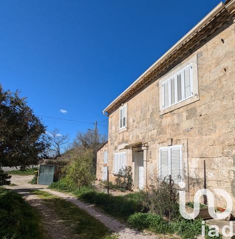 Maison traditionnelle 10 pièces de 309 m² à Redessan (30129)