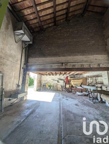 Maison traditionnelle 10 pièces de 309 m² à Redessan (30129)