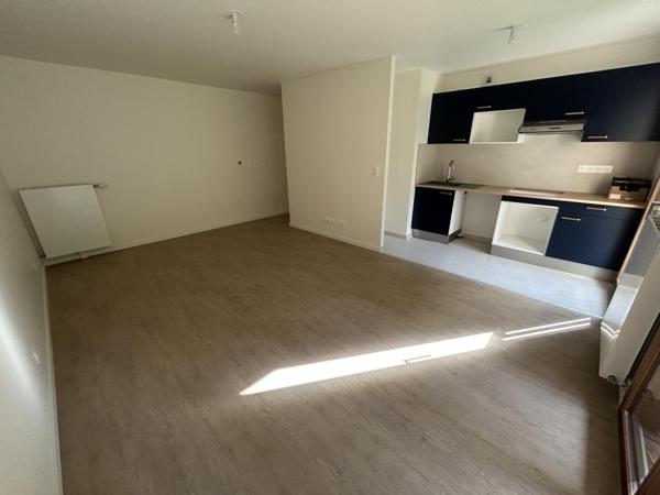 Location Appartement 2 pièces 49.76 m² - Caen 14000