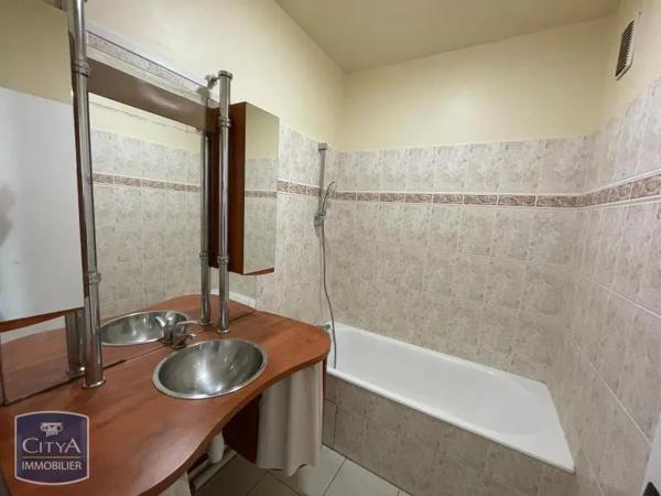 Appartement à louer 3 pièces 57.5m² Le Mans (72000)