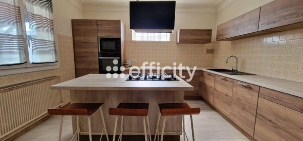 Maison
         9 pièces
        - 143 m² Exclusivité 293 000 € *