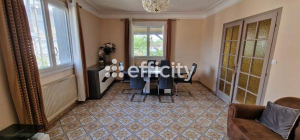 Maison
         9 pièces
        - 143 m² Exclusivité 293 000 € *