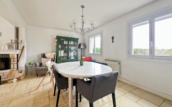 Maison à vendre    6 pièces •  Saulx-les-Chartreux