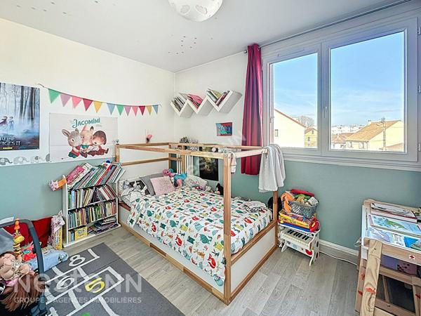 Appartement Ermont centre ville 4 pièce(s) 80m² 2e étage avec terrasse loggia, parking et cave