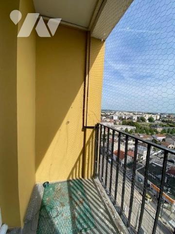 Avenue de Laon/Bd Albert 1er : appartement de 4 pièces avec cave