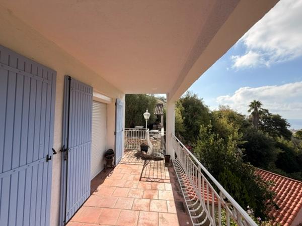 Villa avec piscine vue mer sur Vallauris