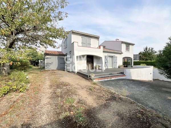 Maison centre ville Villeneuve-Tolosane de 171 m2 sur une parcelle d'environ 742 m2