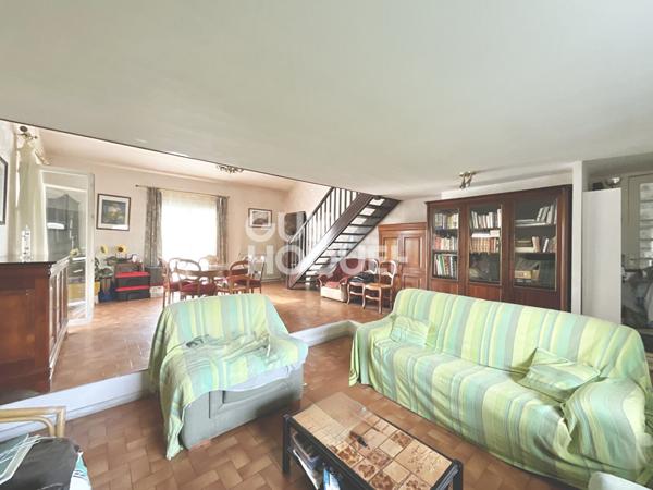 Maison centre ville Villeneuve-Tolosane de 171 m2 sur une parcelle d'environ 742 m2