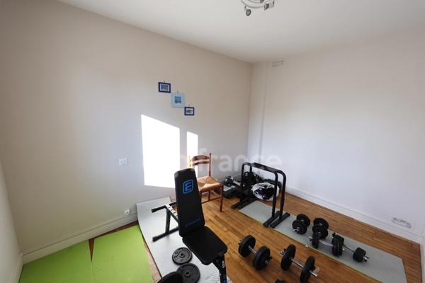 Boulangerie-Pâtisserie N°1- CA 600 000 € – fermée dimanche et lundi et 5 semaines/an - appartement 85M2/jardin