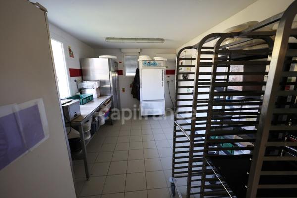 Boulangerie-Pâtisserie N°1- CA 600 000 € – fermée dimanche et lundi et 5 semaines/an - appartement 85M2/jardin