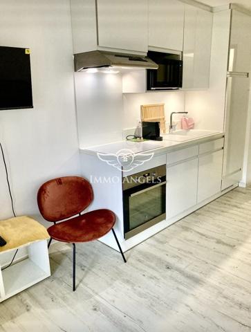 STUDIO EN PARFAIT ETAT-TERRASSE 9m2-PLACE DE PARKING PRIVATIVE-PLAGES A PROXIMITE