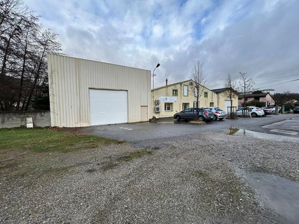 A VENDRE LOCAL D'ACTIVITE + TERRAIN