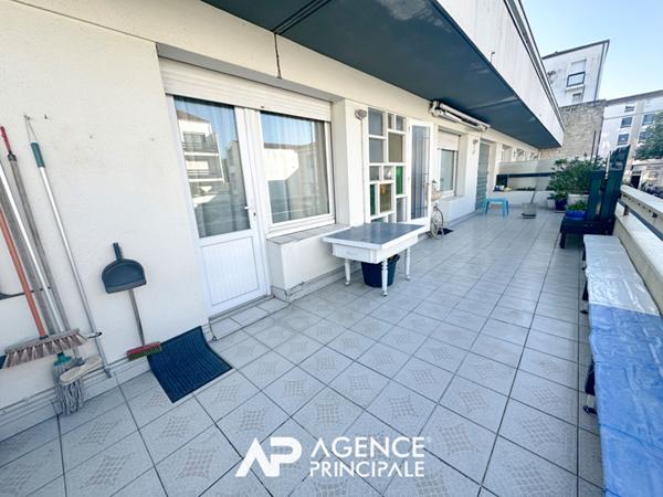 Appartement T4 95 m² La Rochelle. Terrasse. Parking ? Proche gare et Vieux-Port 367 500 € **  - Référence  HDO587D1
