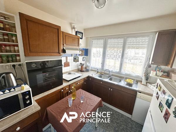 Appartement T4 95 m² La Rochelle. Terrasse. Parking ? Proche gare et Vieux-Port 367 500 € **  - Référence  HDO587D1