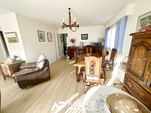 Appartement T4 95 m² La Rochelle. Terrasse. Parking ? Proche gare et Vieux-Port 367 500 € **  - Référence  HDO587D1