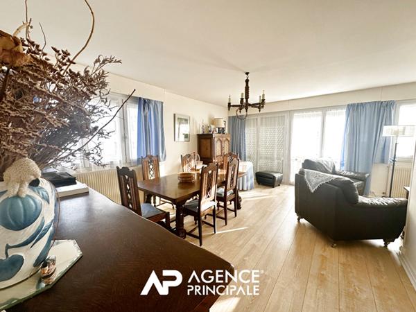 Appartement T4 95 m² La Rochelle. Terrasse. Parking ? Proche gare et Vieux-Port 367 500 € **  - Référence  HDO587D1