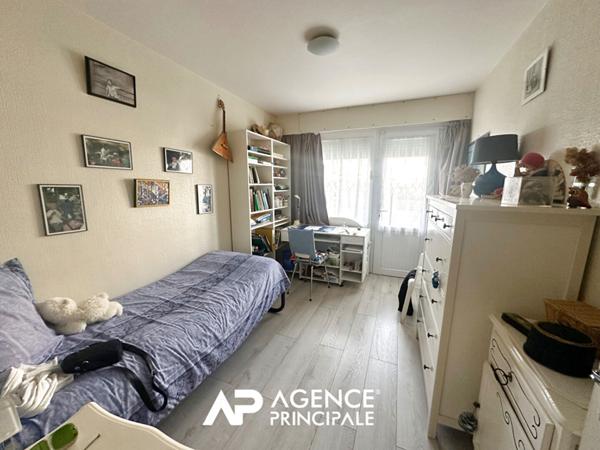 Appartement T4 95 m² La Rochelle. Terrasse. Parking ? Proche gare et Vieux-Port 367 500 € **  - Référence  HDO587D1