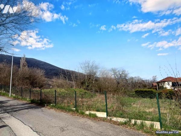 TERRAIN A BATIR - THOIRY Hameau de BAIZENAS - surface de 476 m2 - HORS LOTISSEMENT -