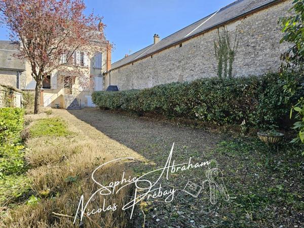 Élégante maison bourgeoise avec parc arboré au coeur de Toury