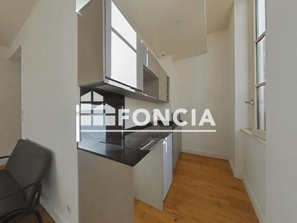 Location Studio 22.9 m² - 82 RUE JEAN JAURES Toulon 83000