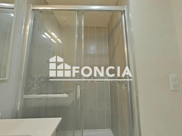 Location Studio 22.9 m² - 82 RUE JEAN JAURES Toulon 83000