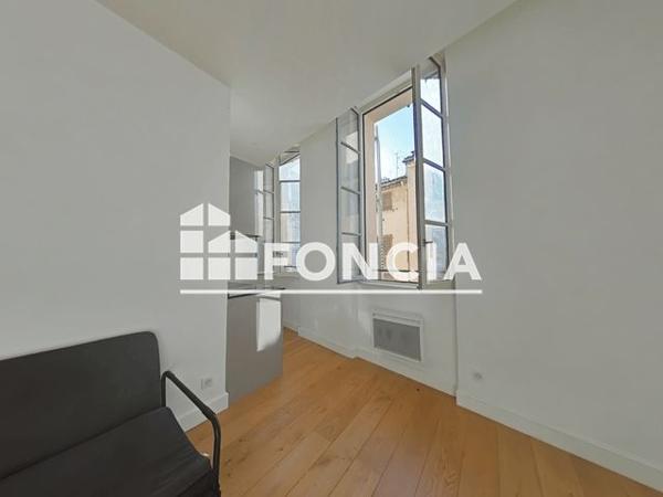 Location Studio 22.9 m² - 82 RUE JEAN JAURES Toulon 83000