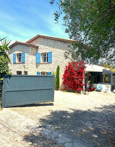 Maison à vendre 6 pièces MOUGINS (06)