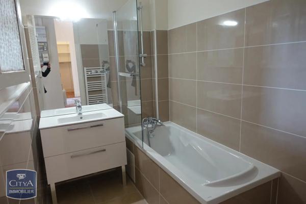 Appartement à louer 4 pièces 92.2m² Grenoble (38000)