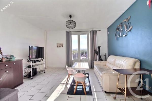 Appartement F4 à vendre  4 pièces - 65 m 2   CHATEAU THIERRY  - 02