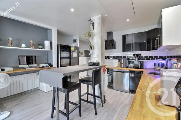 Appartement F4 à vendre  4 pièces - 65 m 2   CHATEAU THIERRY  - 02