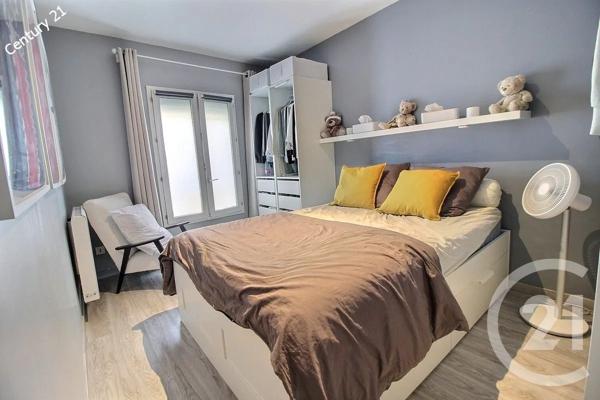 Appartement F4 à vendre  4 pièces - 65 m 2   CHATEAU THIERRY  - 02