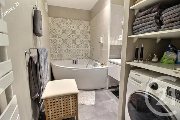 Appartement F4 à vendre  4 pièces - 65 m 2   CHATEAU THIERRY  - 02