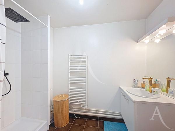 Appartement proche gare, 3 pièces de plus de 58 m²