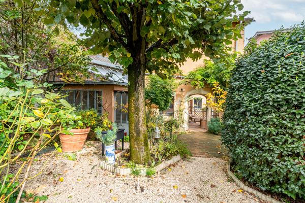 Maison de caractère avec jardin à Montmerle-sur-Saône