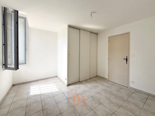 Marseille (13014) À VENDRE - Appartement T3 — 72 m² + Terrasse 17,50 m² — Marseille 14ème