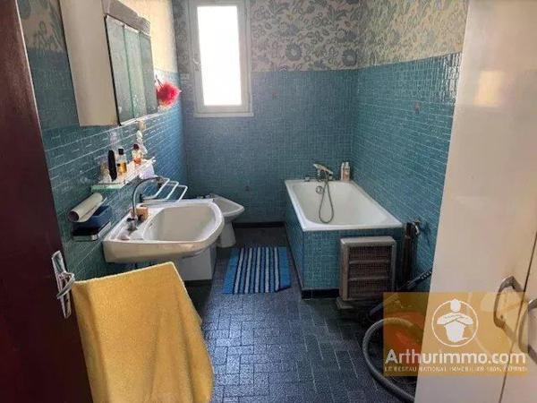 Vente                                                      Maison
                        
                     8 pièces                      162 m2                     à Millau