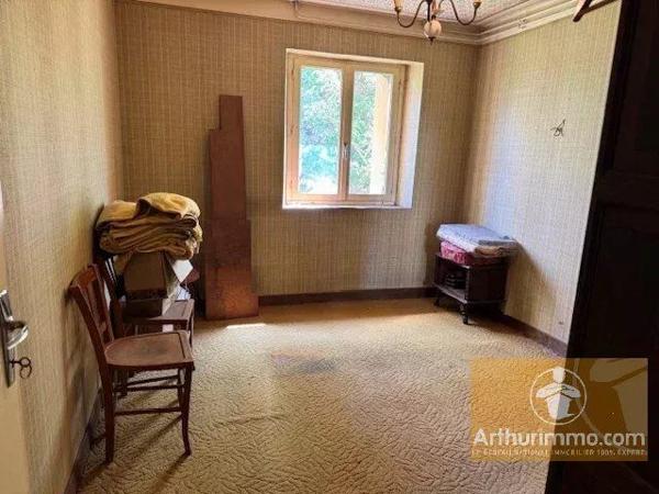Vente                                                      Maison
                        
                     8 pièces                      162 m2                     à Millau