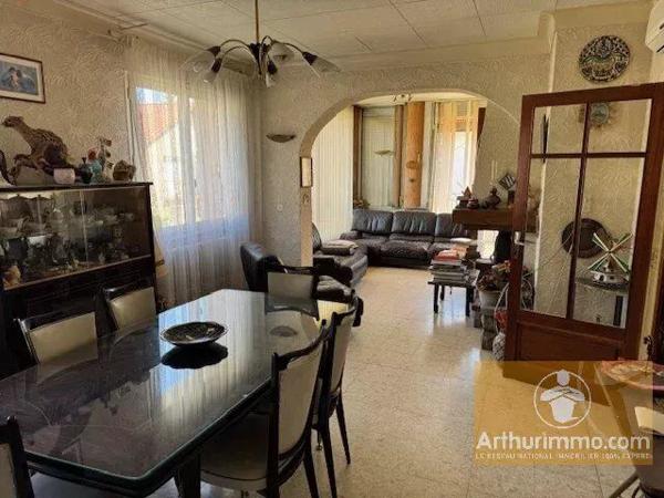 Vente                                                      Maison
                        
                     8 pièces                      162 m2                     à Millau