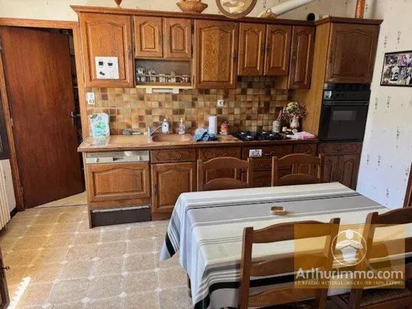 Vente                                                      Maison
                        
                     8 pièces                      162 m2                     à Millau