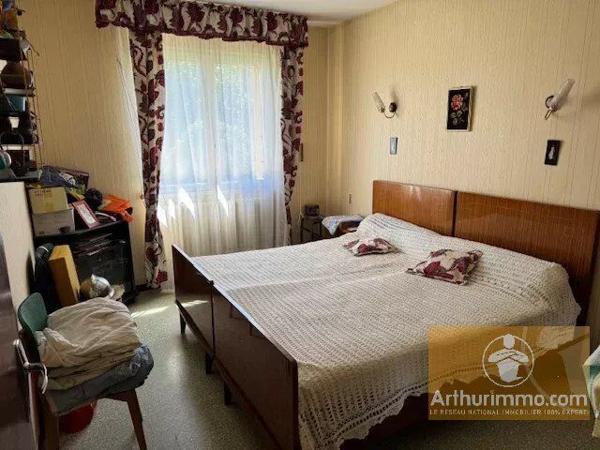 Vente                                                      Maison
                        
                     8 pièces                      162 m2                     à Millau