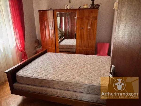 Vente                                                      Maison
                        
                     8 pièces                      162 m2                     à Millau