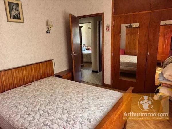 Vente                                                      Maison
                        
                     8 pièces                      162 m2                     à Millau