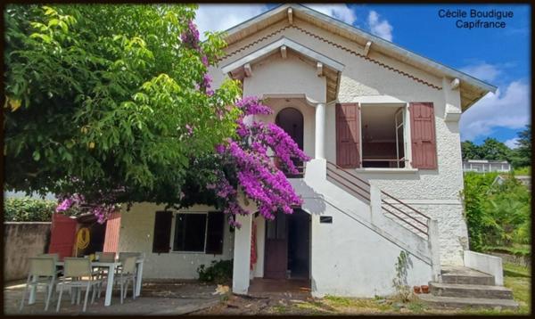 A deux pas du stade nautique, dans le quartier recherché du buisson, villa familiale d'environ 120m² habitables.