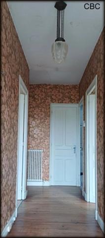 A deux pas du stade nautique, dans le quartier recherché du buisson, villa familiale d'environ 120m² habitables.