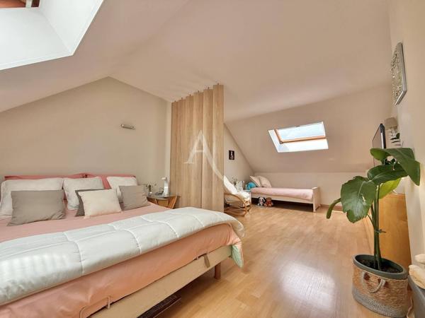 Maison Pontault Combault 6 pièce(s) 382 m2