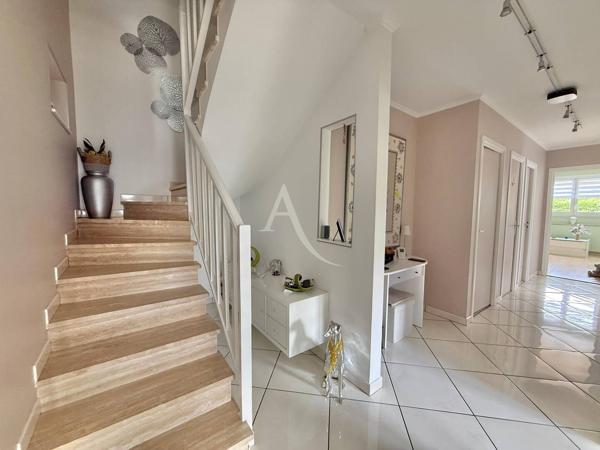 Maison Pontault Combault 6 pièce(s) 382 m2