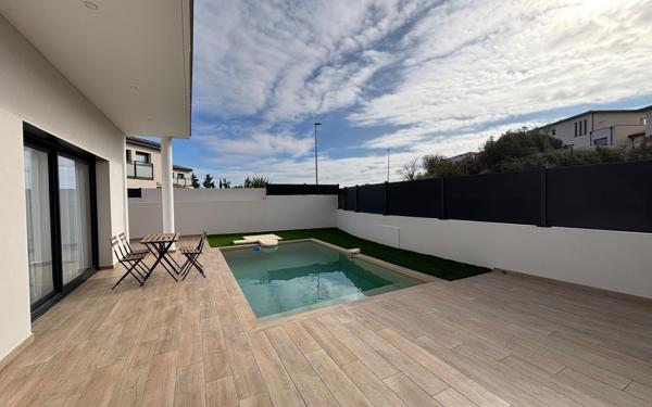 Maison à vendre    4 pièces •  Narbonne