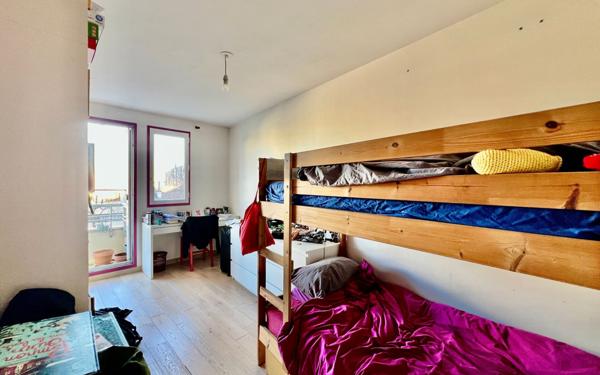 Appartement à vendre    4 pièces • 79,05 m2 Paris 19