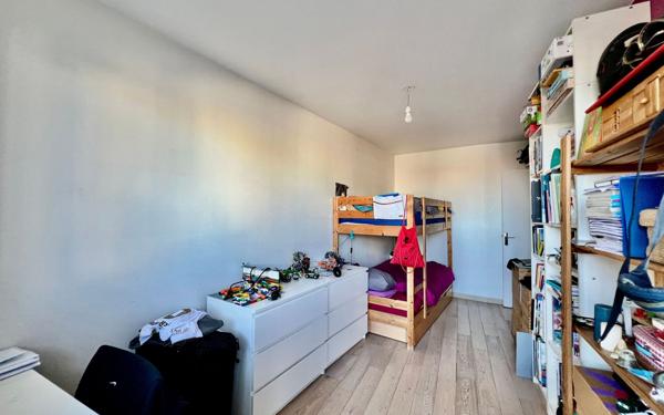 Appartement à vendre    4 pièces • 79,05 m2 Paris 19