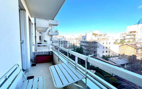 Appartement à vendre    4 pièces • 79,05 m2 Paris 19